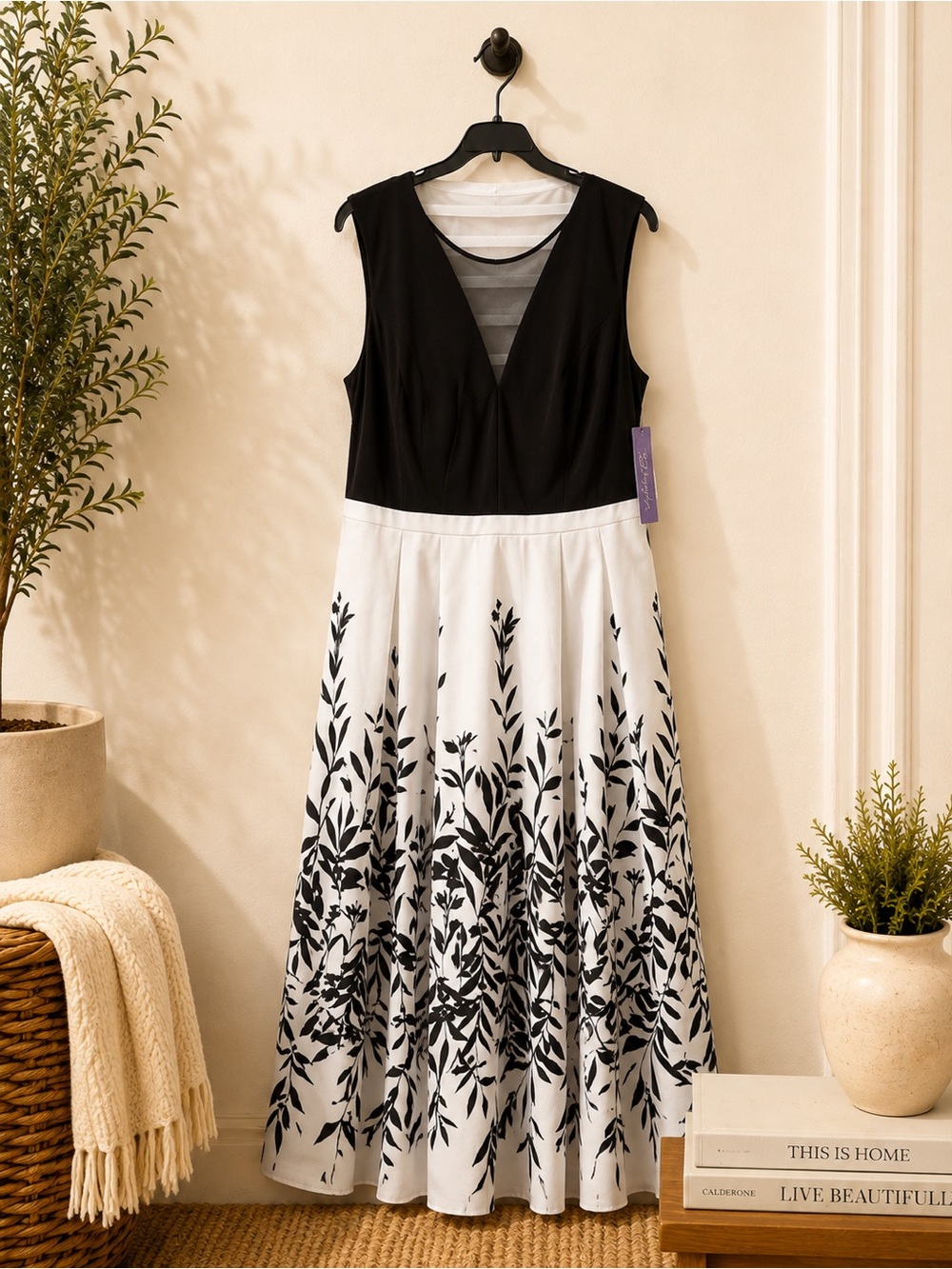 Morgan & Co. Black and White Sleeveless A-Line gown